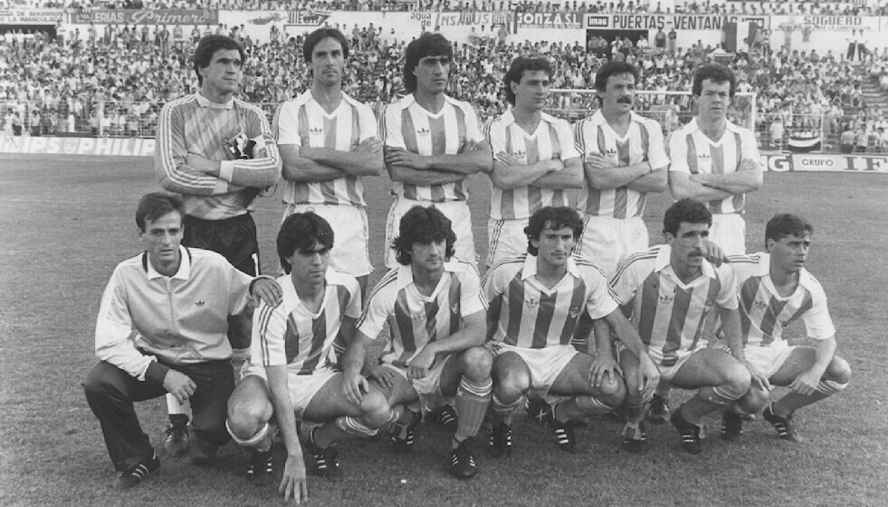 Once de la Real Sociedad en la final de 1987. De izquierda a derecha y de arriba a abajo: Arconada, Górriz, Gajate, López Rekarte, Larrañaga, Sagarzazu, Dadie, Bakero, Begiristain, Zamora y López Ufarte