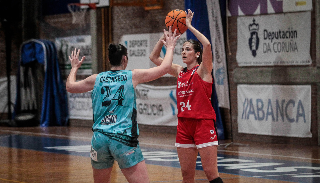 Sofía Arcos, de Maristas, ante León