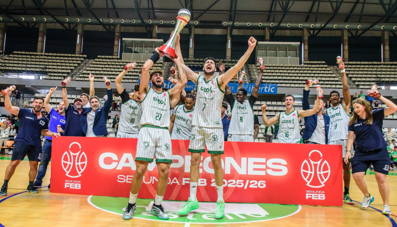 Córdoba celebra su ascenso a Primera FEB