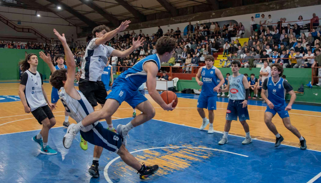 Lance de la final masculina, que disputaron el Compañía de María y el Esclavas