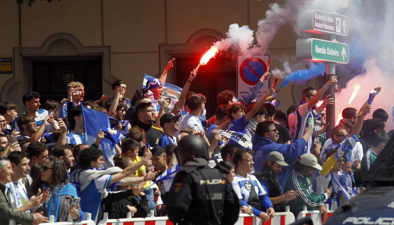Imágenes del recibimiento al Deportivo para el encuentro con el Andorra