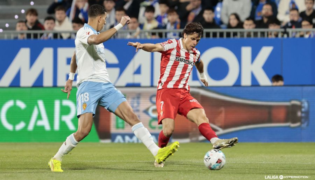 Jugada del Zaragoza-Sporting de este domingo
