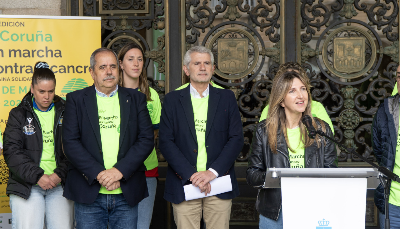 La concejal Nereida Canosa, durante la presentación de la carrera contra el Cáncer en María Pita