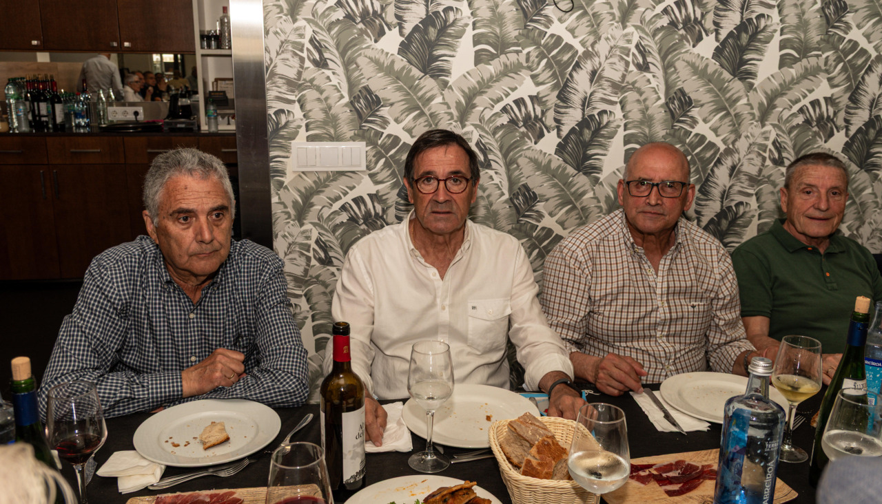 Varios veteranos del Galicia Gaiteira durante la comida celebrada