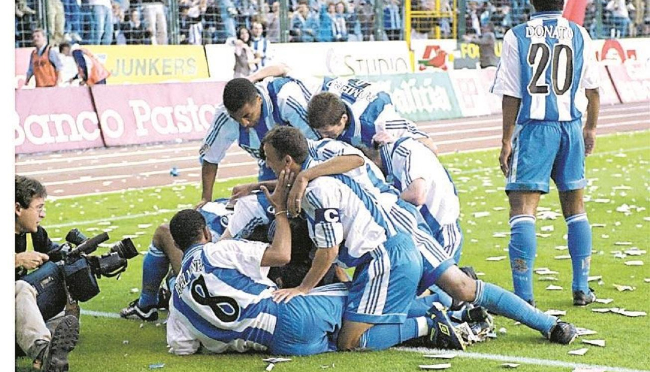 19Celebración de los jugadores del Dépor en el encuentro ante el Espanyol, en el que fueron campeones de Liga