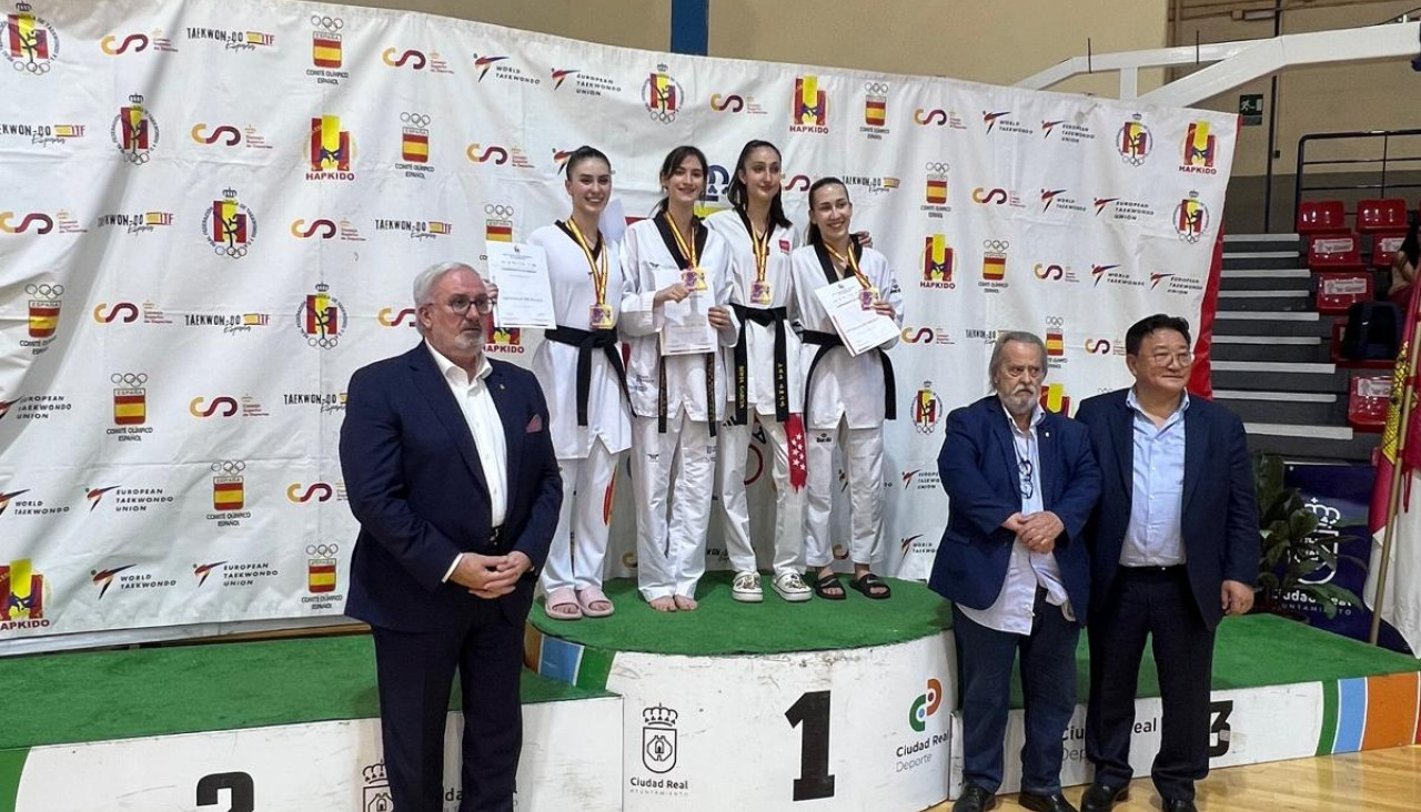 Elisa Fernández en el podio