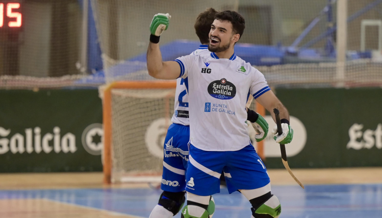 Bruno Saavedra celebra uno de sus goles contra el Calafell en el primer partido del Liceo de las semifinales del playoff
