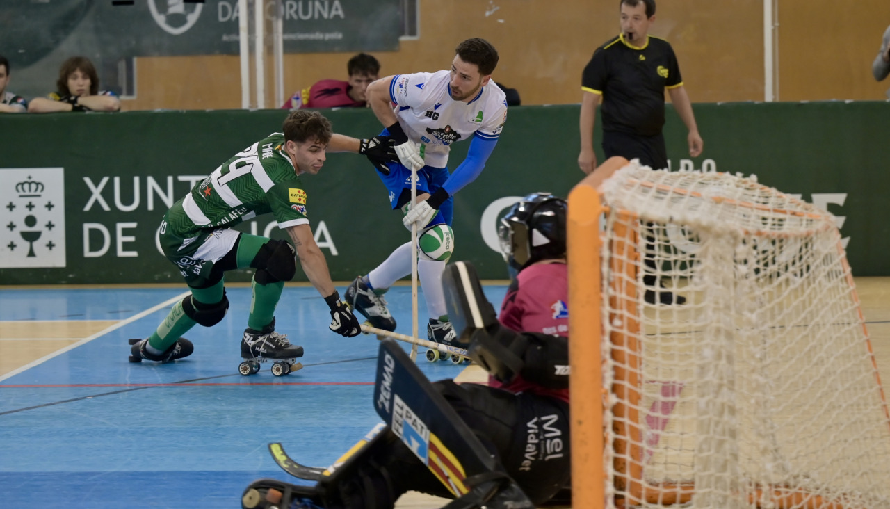 Los verdiblancos ganaron por 4-1 y pusieron el primer punto de la eliminatoria en el Palacio de los Deportes de Riazor