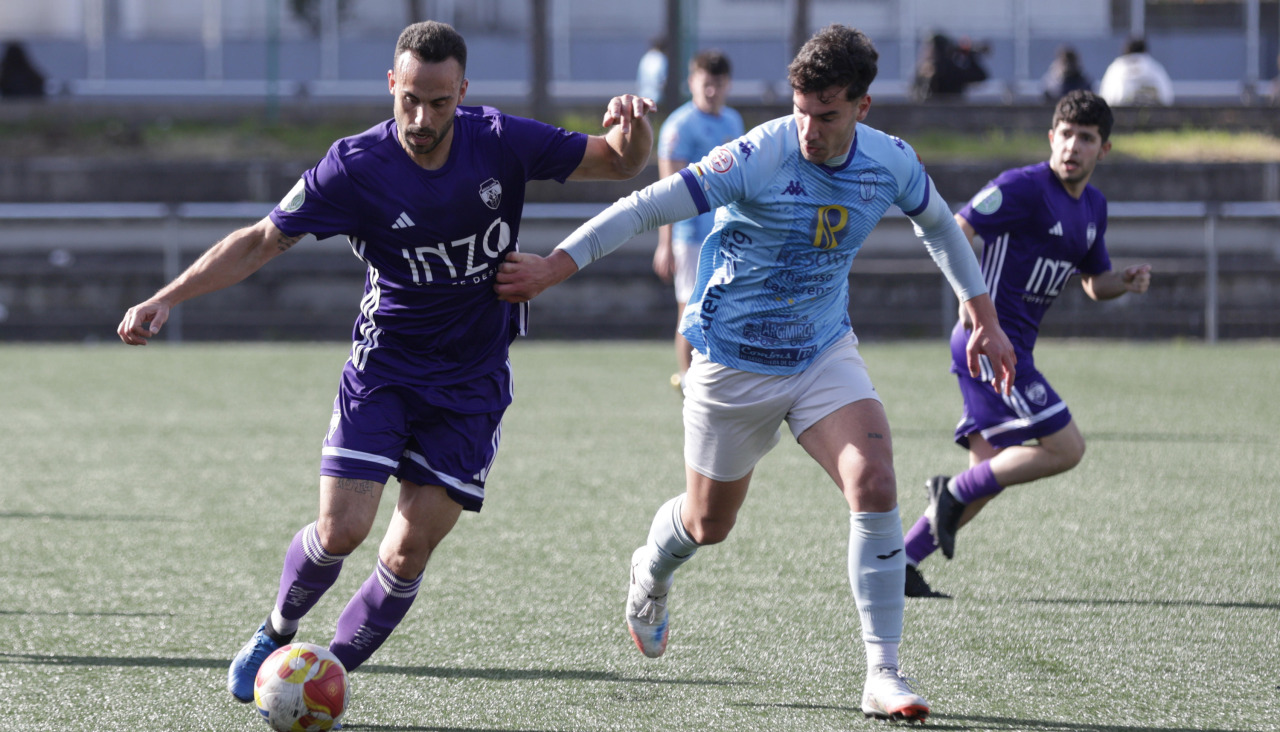 Jorge Cano, nuevo jugador del Silva, en un partido de esta temporada con el Montañeros frente al Viveiro