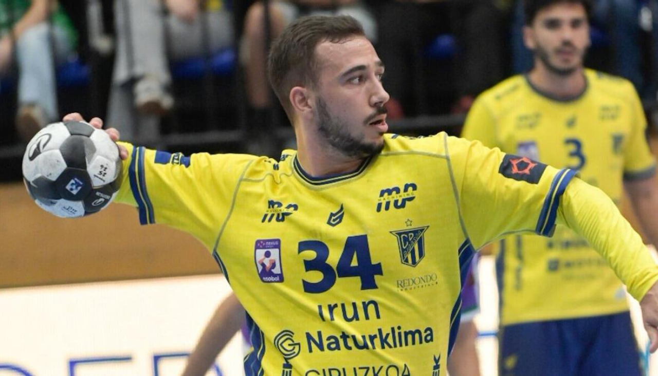 Nacho Valles, en un partido con su último equipo, el Bidasoa