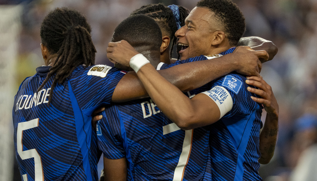 Kylian Mbappe celebra un gol con sus compañeros este lunes, en un partido del grupo I del Mundial de la FIFA 2026 entre Francia e Irak en el estadio Lincoln Financial Field en Filadelfia (Estados Unidos). EFE/ Ángel Colmenares