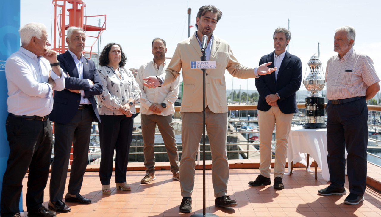 Diego Calvo, en la presentación en el Náutico coruñés, del Trofeo Presidente de la Xunta