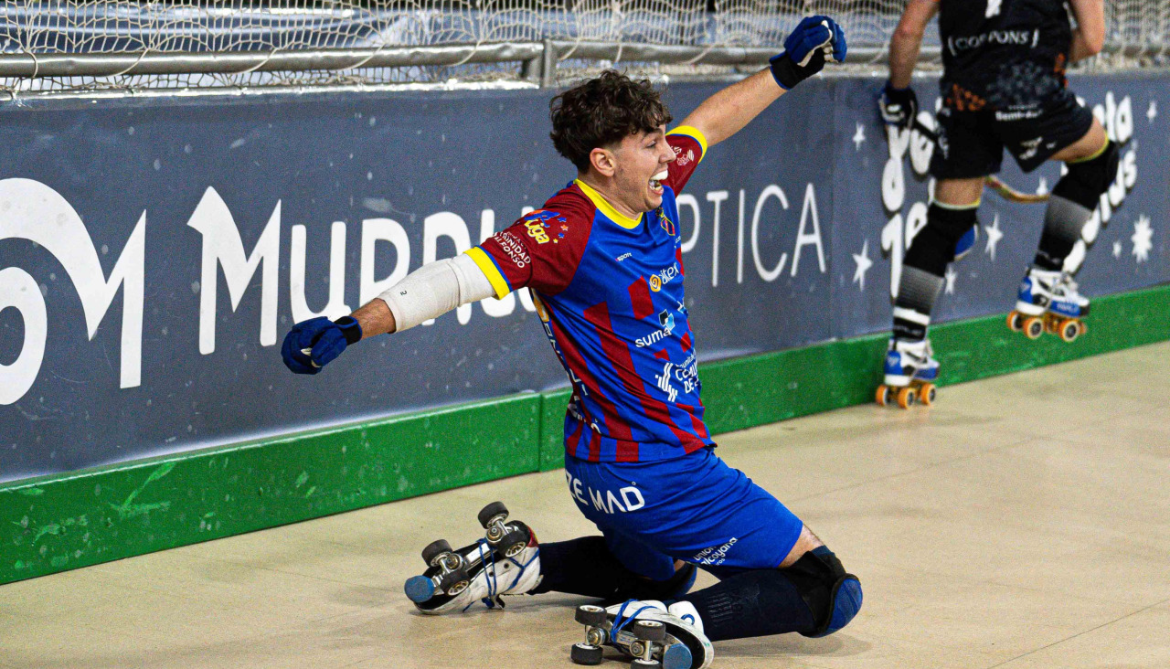 Pablo del Río celebra un gol con el Alcoi en la Copa del Rey de la temporada pasada