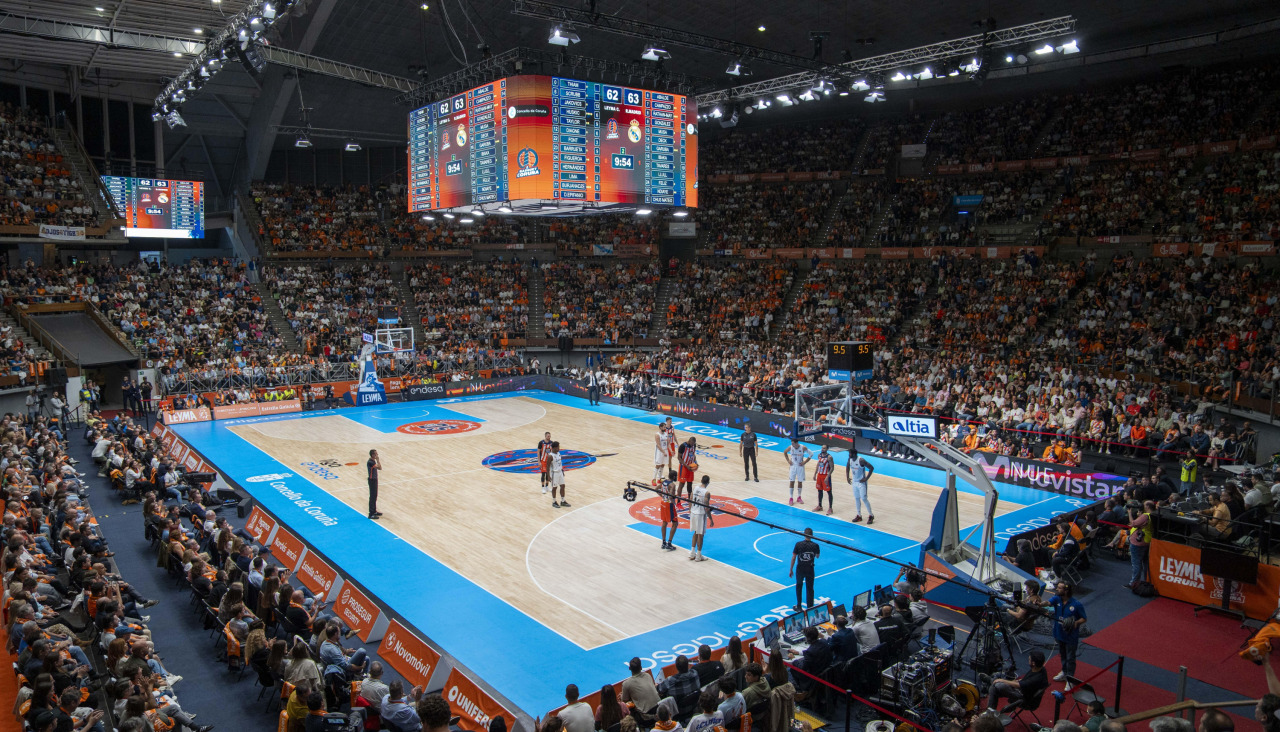 Imagen general del Coliseum en el partido de debut del Básquet Coruña en la ACB, el 29 de septiembre de 2024 contra el Real Madrid