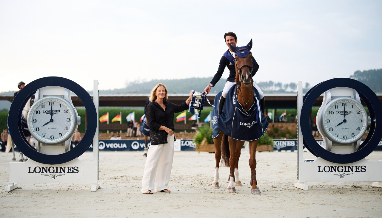 Flora Pérez, junto a Marlon Modolo Zanotelli, ganador del Trofeo Longines