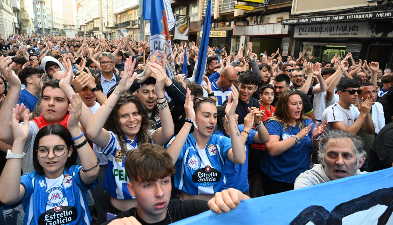 Manifestación de la afición Deportivo convocada por la Federación de Peñas, Riazor Blues y Old Faces en 2023