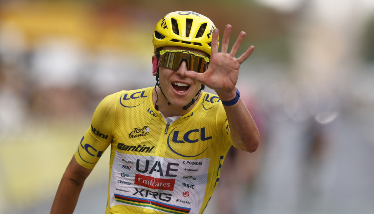 Pogacar celebra su quinto Tour