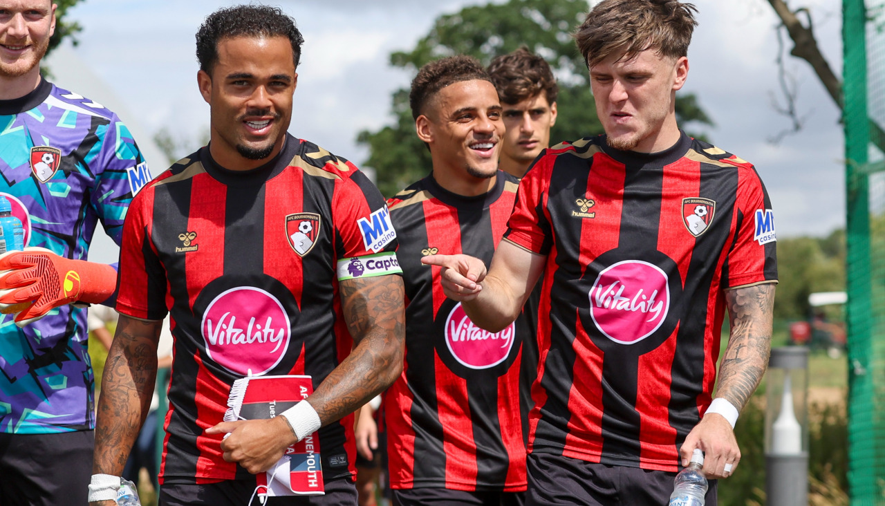 Los jugadores del Bournemouth celebran uno de los goles