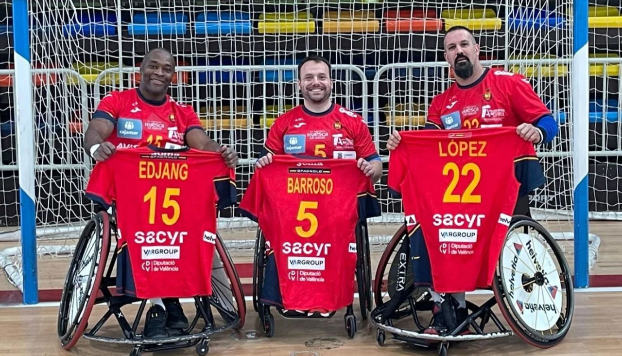 Lorenzo Edjang, José Manuel Barroso y Juan López durante una convocatoria pasada con la selección española