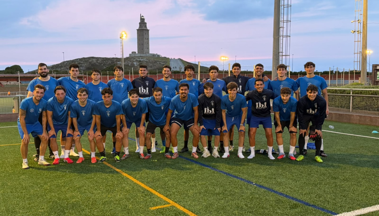 Plantilla y cuerpo técnico del Sporting Coruñés