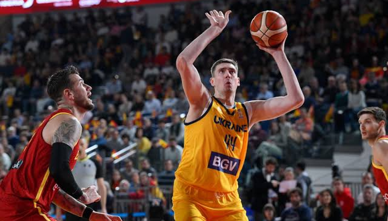 Dmytro Skapintsev, en un partido contra España de la primera fase de la calificación mundialista