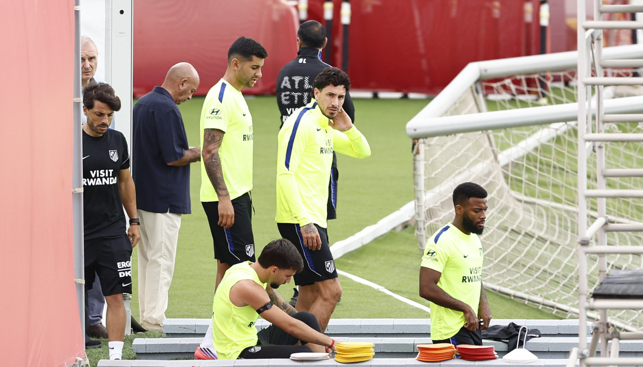 José María Giménez en un entrenamiento con el Atlético
