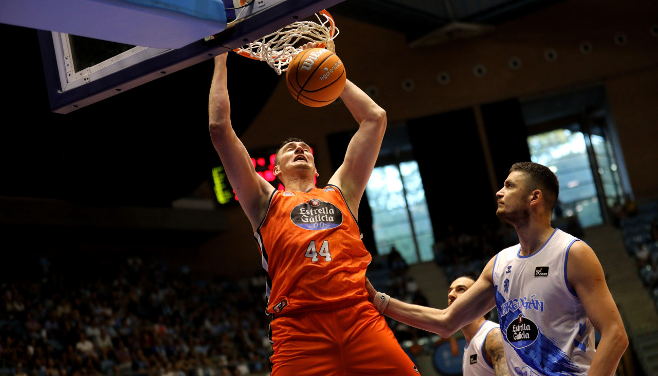 Dmytro Skapintsev durante la final de Copa Galicia ante el Breogán