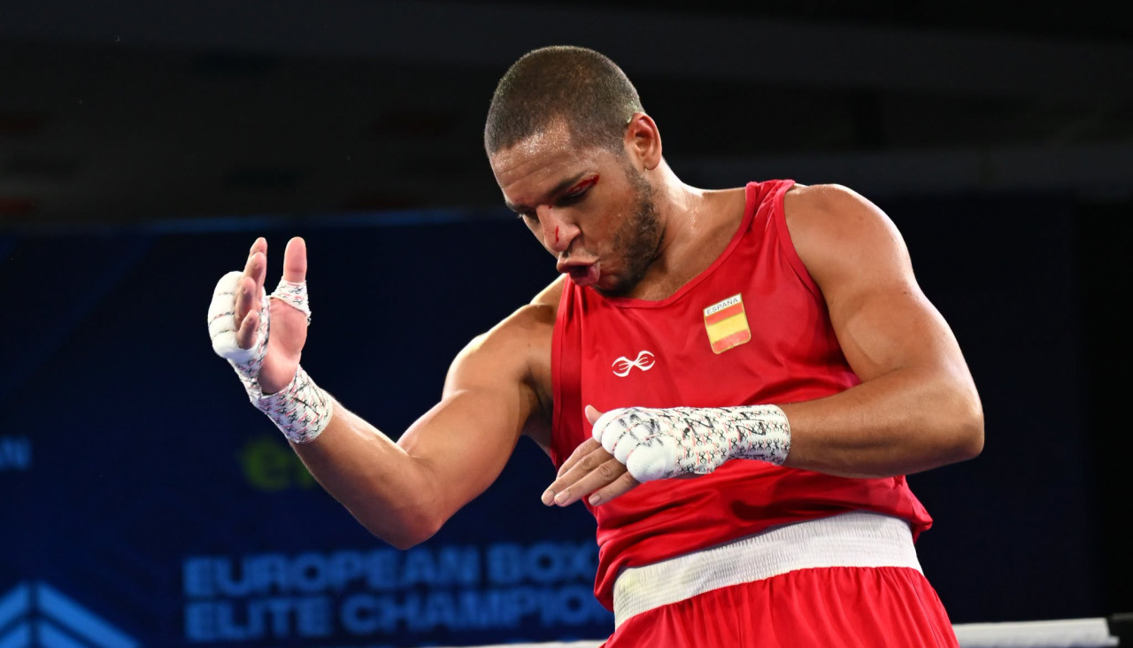 Enmanuel Reyes celebra su victoria en las semifinales del Europeo