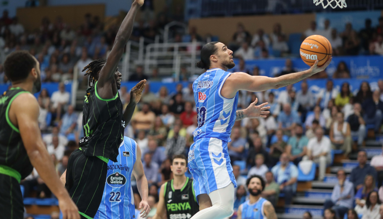 Francis Alonso entra a canasta en el Breogán-Joventut de la primera jornada liguera