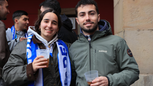 Miles de aficionados disfrutaron de una gran jornada de fútbol, tanto en la previa como en las gradas de El Molinón