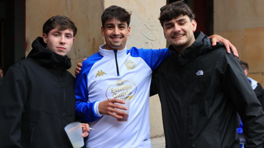 Miles de aficionados disfrutaron de una gran jornada de fútbol, tanto en la previa como en las gradas de El Molinón