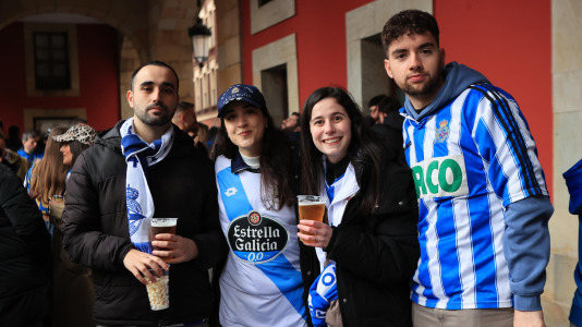 Miles de aficionados disfrutaron de una gran jornada de fútbol, tanto en la previa como en las gradas de El Molinón