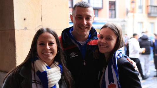 Miles de aficionados disfrutaron de una gran jornada de fútbol, tanto en la previa como en las gradas de El Molinón