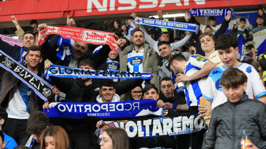 Miles de aficionados disfrutaron de una gran jornada de fútbol, tanto en la previa como en las gradas de El Molinón