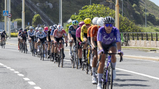 Paso de la Vuelta Ciclista a España femenina por A Coruña