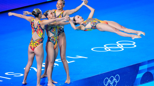 Equipo de México compite en Rutina Libre por Equipos de la Natación Artística
