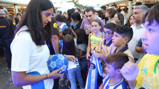 Presentación de las camisetas del Dépor FOTO Germán Barreiros (5)