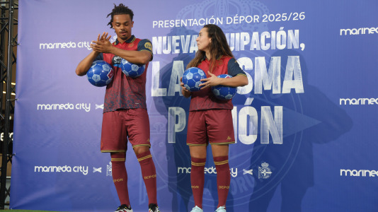 Presentación de las camisetas del Dépor FOTO Germán Barreiros (13)