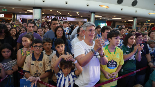 Presentación de las camisetas del Dépor FOTO Germán Barreiros (14)