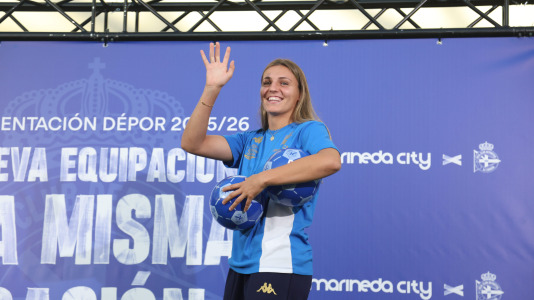 Presentación de las camisetas del Dépor FOTO Germán Barreiros (19)