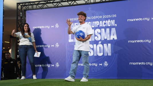 Presentación de las camisetas del Dépor FOTO Germán Barreiros (23)