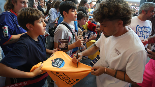 Presentación de las camisetas del Dépor FOTO Germán Barreiros (29)