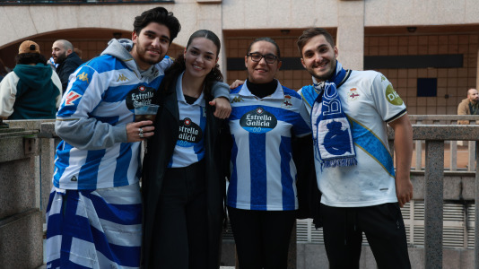 Aficionados del Deportivo y la Cultural Leonesa en Riazor