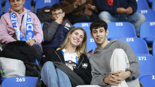 Aficionados del Deportivo y la Cultural Leonesa en Riazor