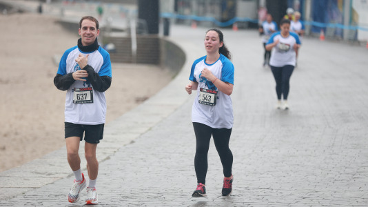 Miles de personas corrieron en la prueba, que batió su récord de participación y contó con el patrocinio de DxT Campeón