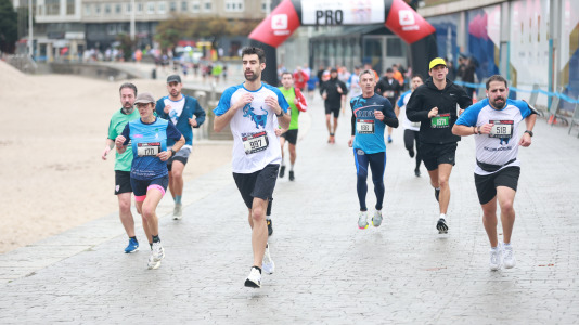 Miles de personas corrieron en la prueba, que batió su récord de participación y contó con el patrocinio de DxT Campeón
