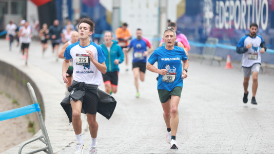 Miles de personas corrieron en la prueba, que batió su récord de participación y contó con el patrocinio de DxT Campeón