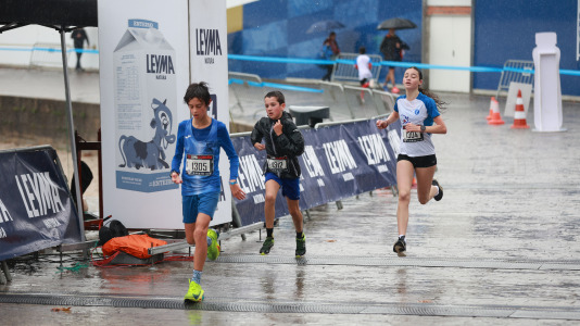 Miles de personas corrieron en la prueba, que batió su récord de participación y contó con el patrocinio de DxT Campeón