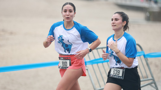 Miles de personas corrieron en la prueba, que batió su récord de participación y contó con el patrocinio de DxT Campeón