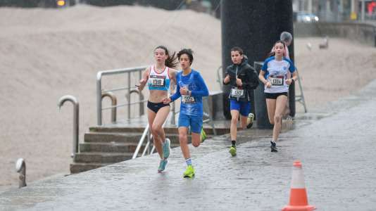 Miles de personas corrieron en la prueba, que batió su récord de participación y contó con el patrocinio de DxT Campeón